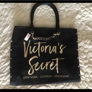 NWT Victoria Secrets shoulder bag.